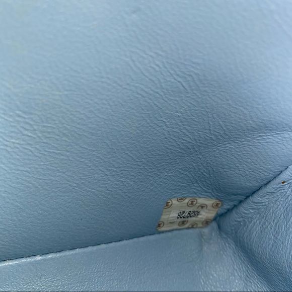 Chanel vintage baby blue Diana bag 25cm - Picture 4 of 12